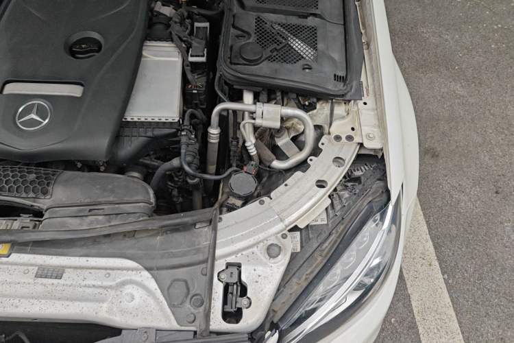 Used Mercedes-Benz C-Class 2015 Facelift C 200 L Engine Bay Left