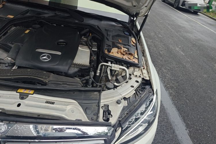 Used Mercedes-Benz C-Class 2015 C 200 L Engine Bay Left