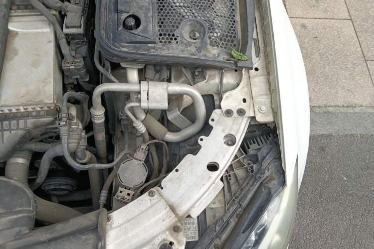 Used Mercedes-Benz C-Class 2015 Facelift C 180 L Engine Bay Left