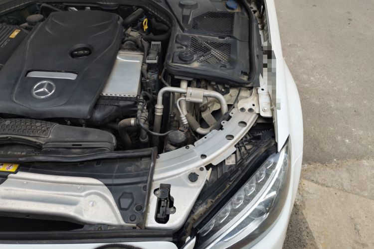 Used Mercedes-Benz C-Class 2015 C 200 station wagon Engine Bay Left