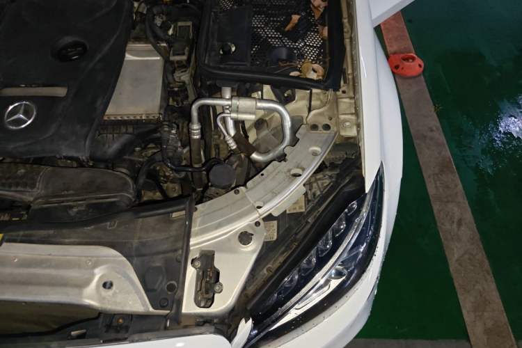 Used Mercedes-Benz C-Class 2015 Revised C 200 L Sport Edition Engine Bay Left