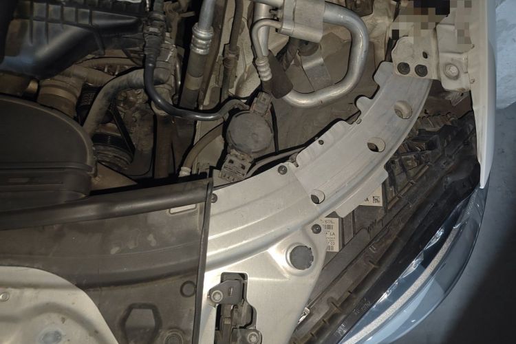 Used Mercedes-Benz C-Class 2015 Revised C 200 L Sport Edition Engine Bay Left