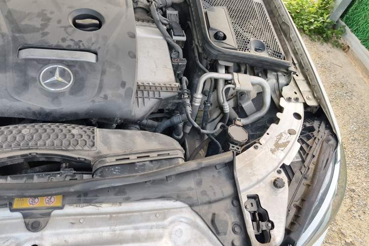 Used Mercedes-Benz C-Class 2015 Facelift C 200 L Engine Bay Left