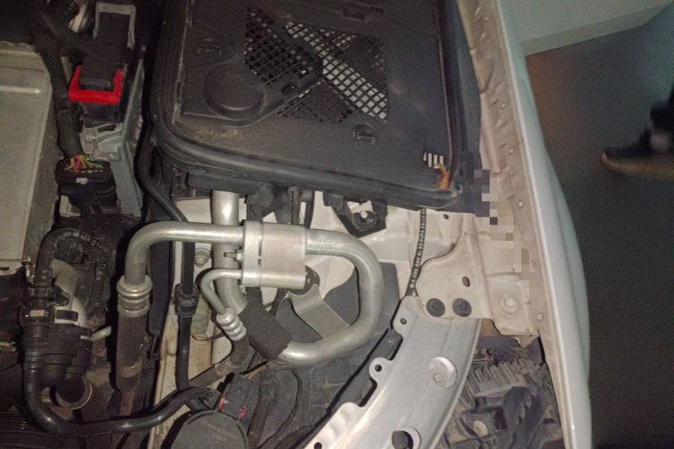 Used Mercedes-Benz C-Class 2015 C 200 L Engine Bay Left
