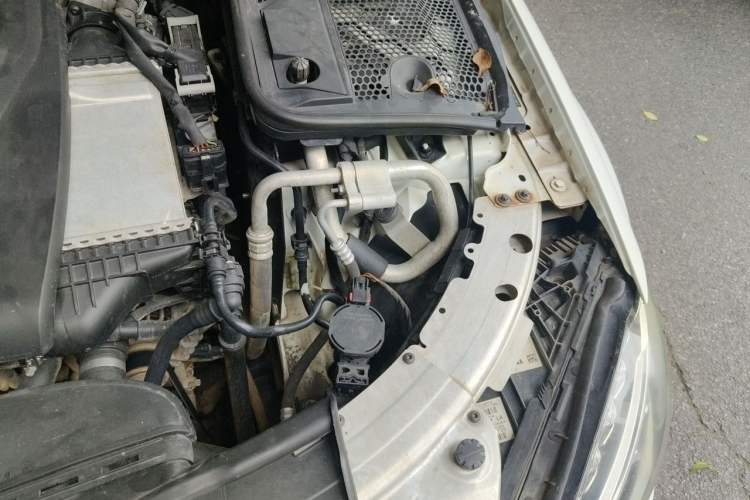 Used Mercedes-Benz C-Class 2015 Restyled C 180 L Sport Edition Engine Bay Left