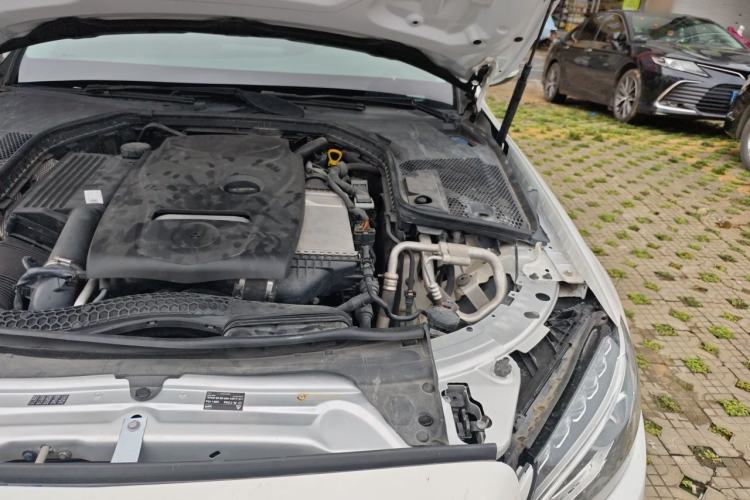 Used Mercedes-Benz C-Class 2015 Revised C 200 L Sport Edition Engine Bay Left