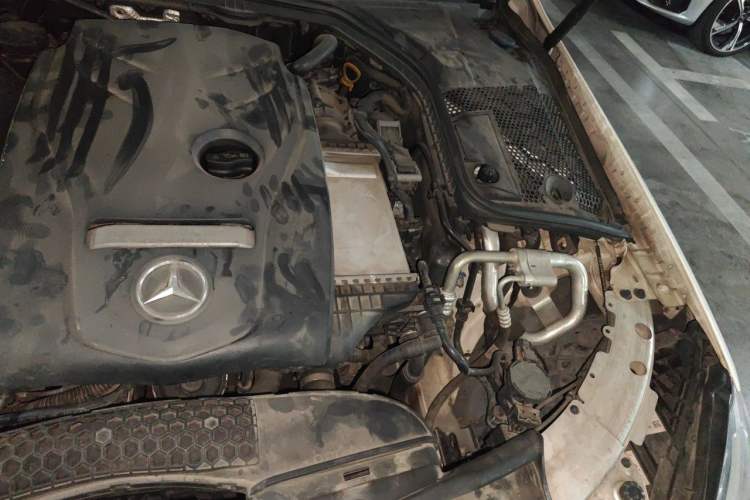 Used Mercedes-Benz C-Class 2015 C 200 Sport Edition Engine Bay Left