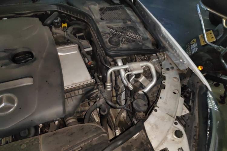 Used Mercedes-Benz C-Class 2015 C 200 L 4MATIC Engine Bay Left