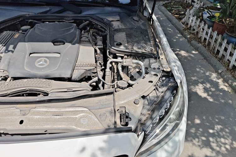 Used Mercedes-Benz C-Class 2015 C 200 Sport Edition Engine Bay Left