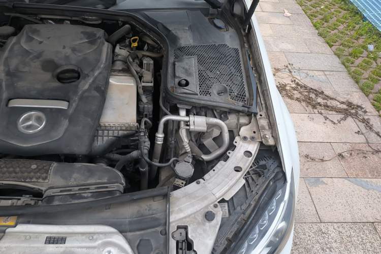 Used Mercedes-Benz C-Class 2015 C 200 Sport Edition Engine Bay Left