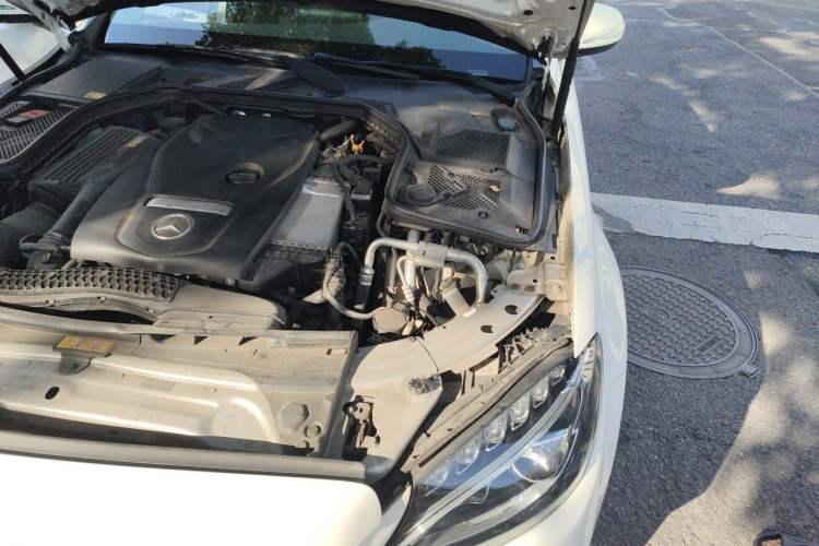 Used Mercedes-Benz C-Class 2015 Revised C 200 L Sport Edition Engine Bay Left