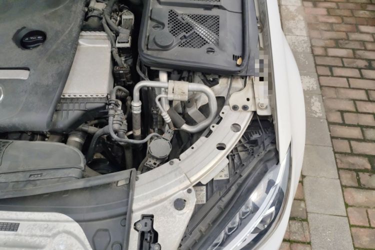 Used Mercedes-Benz C-Class 2015 C 180 L Sport Edition Engine Bay Left