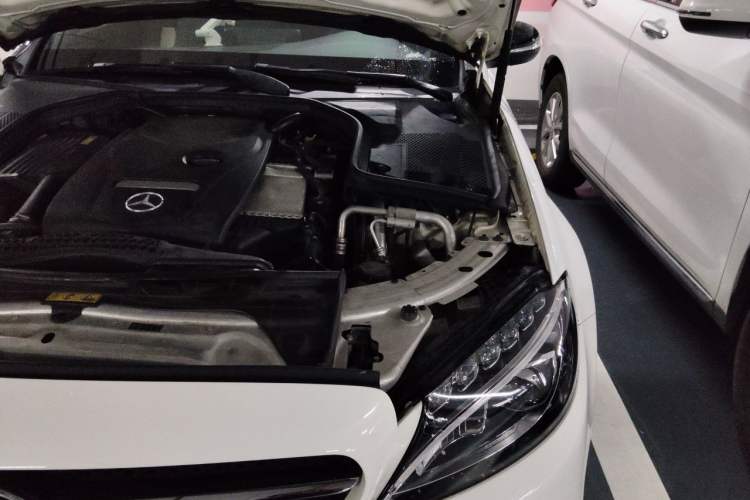 Used Mercedes-Benz C-Class 2015 C 200 Sport Edition Engine Bay Left