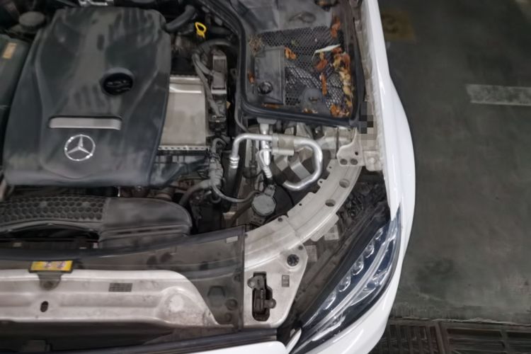 Used Mercedes-Benz C-Class 2015 C 200 Sport Edition 4MATIC Engine Bay Left