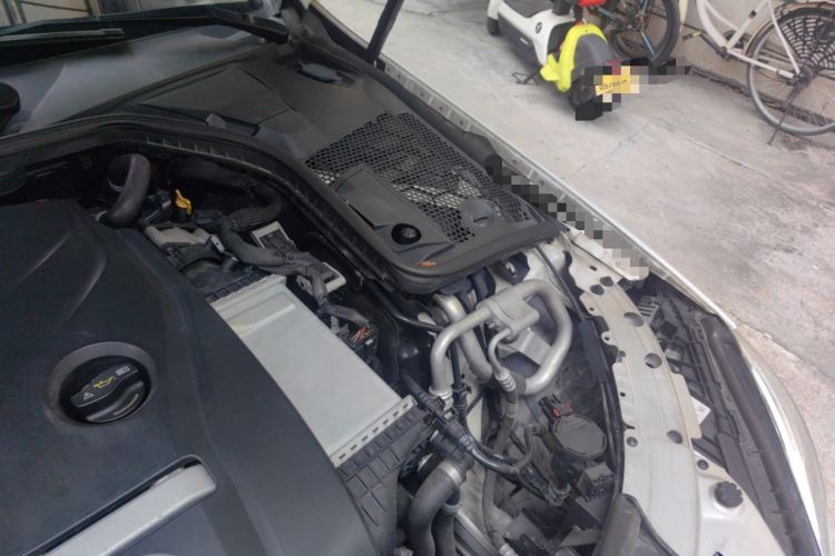 Used Mercedes-Benz C-Class 2015 C 200 station wagon Engine Bay Left