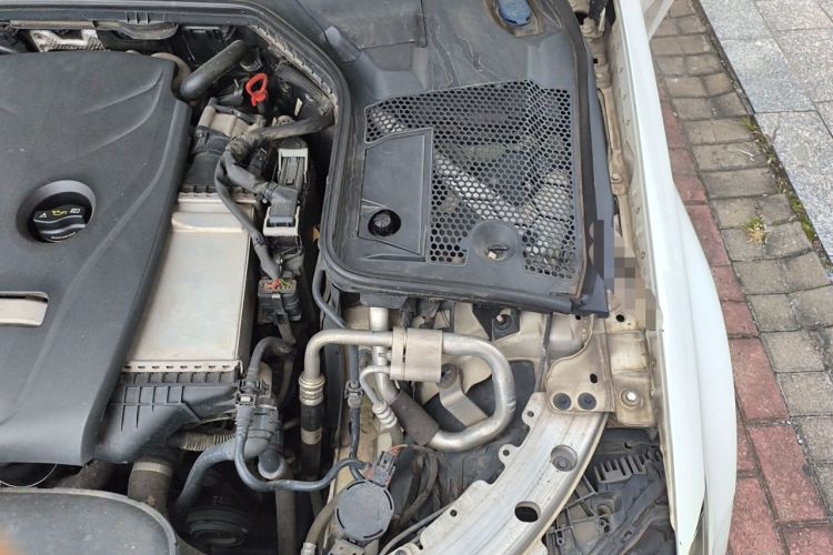 Used Mercedes-Benz C-Class 2015 Restyled C 180 L Sport Edition Engine Bay Left