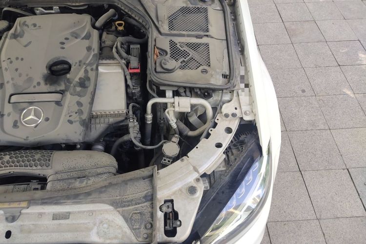 Used Mercedes-Benz C-Class 2015 C 200 L Sport Edition Engine Bay Left