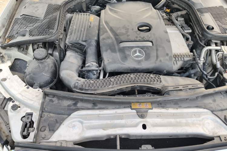 Used Mercedes-Benz C-Class 2015 Facelift C 200 L Engine Bay