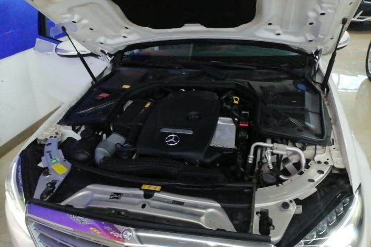 Used Mercedes-Benz C-Class 2015 C 200 L Engine Bay