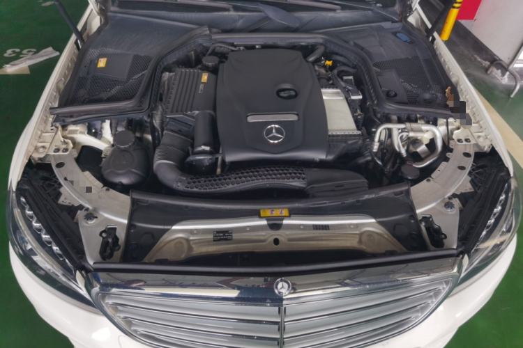 Used Mercedes-Benz C-Class 2015 Facelift C 200 L Engine Bay
