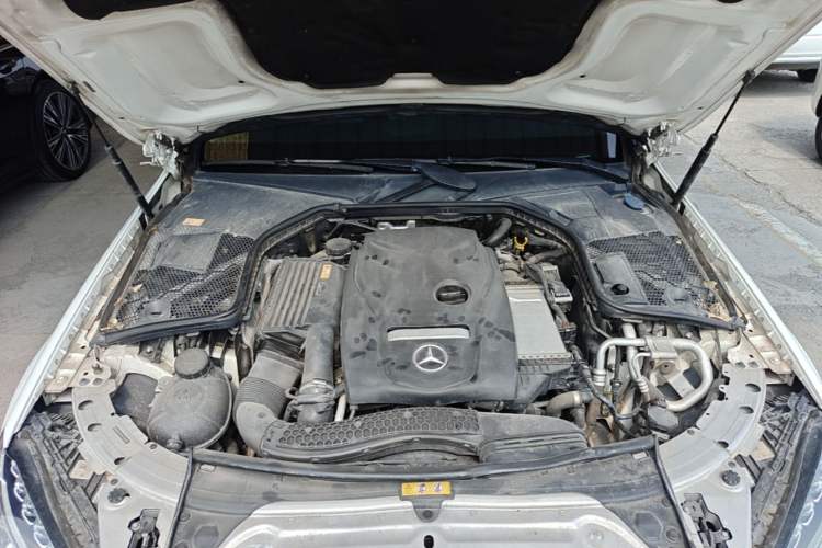 Used Mercedes-Benz C-Class 2015 C 200 station wagon Engine Bay