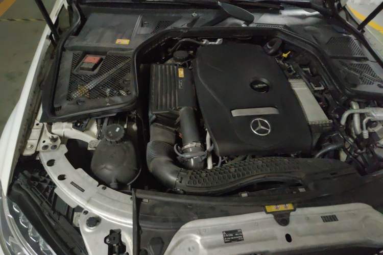 Used Mercedes-Benz C-Class 2015 C 200 L Engine Bay Right