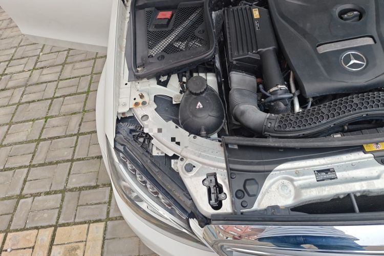 Used Mercedes-Benz C-Class 2015 C 200 L Engine Bay Right