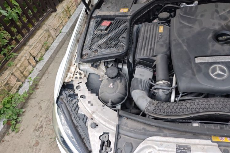 Used Mercedes-Benz C-Class 2015 C 200 L Engine Bay Right
