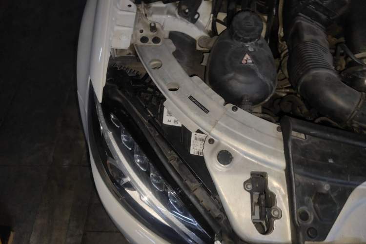 Used Mercedes-Benz C-Class 2015 Facelift C 180 L Engine Bay Right