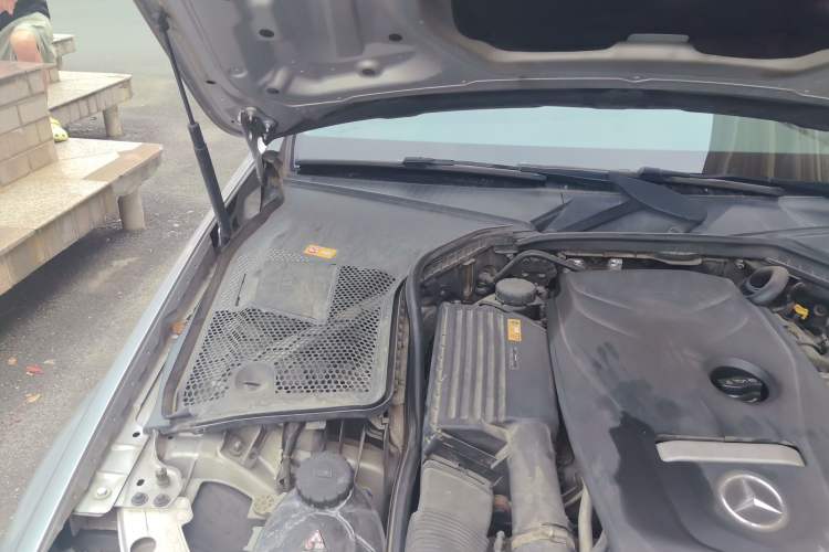 Used Mercedes-Benz C-Class 2015 C 200 L 4MATIC Sport Edition Engine Bay Right