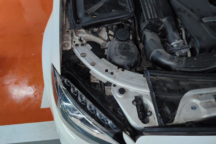 Used Mercedes-Benz C-Class 2015 Revised C 200 L Sport Edition Engine Bay Right