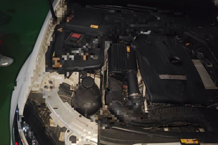 Used Mercedes-Benz C-Class 2015 Revised C 200 L Sport Edition Engine Bay Right