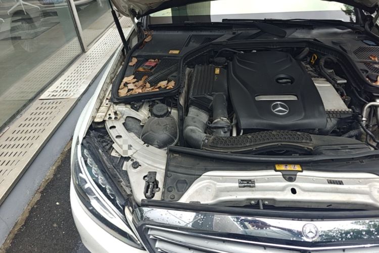 Used Mercedes-Benz C-Class 2015 C 200 L Engine Bay Right