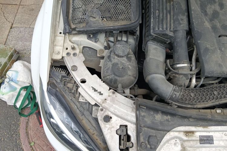 Used Mercedes-Benz C-Class 2015 Facelift C 180 L Engine Bay Right