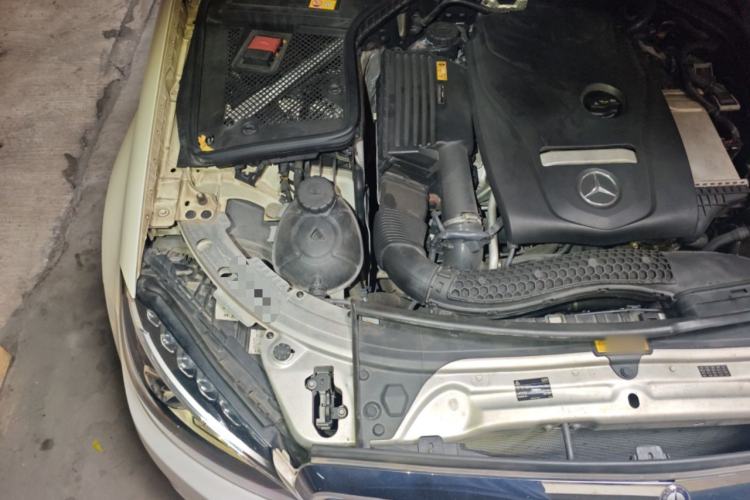 Used Mercedes-Benz C-Class 2015 Facelift C 200 L Engine Bay Right