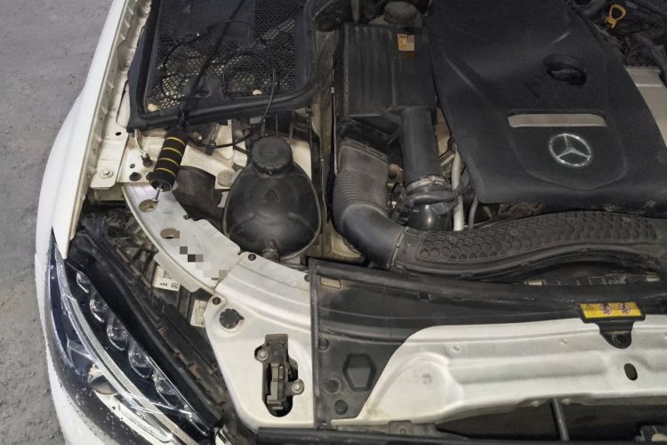 Used Mercedes-Benz C-Class 2015 C 200 station wagon Engine Bay Right