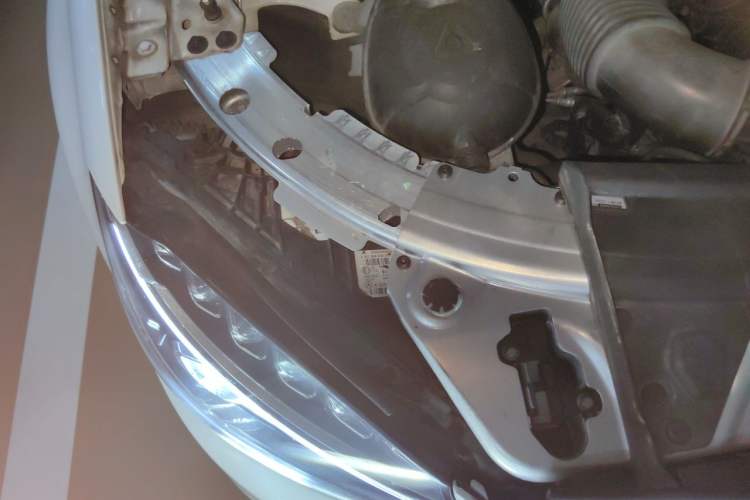 Used Mercedes-Benz C-Class 2015 Revised C 200 L Sport Edition Engine Bay Right