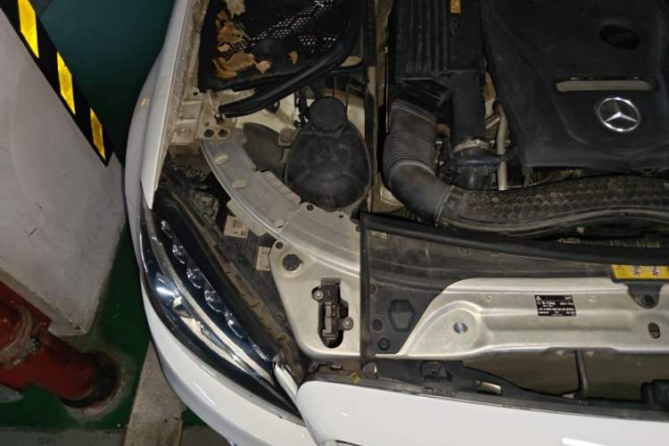 Used Mercedes-Benz C-Class 2015 Revised C 200 L Sport Edition Engine Bay Right