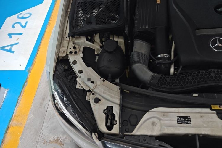 Used Mercedes-Benz C-Class 2015 C 180 L Engine Bay Right