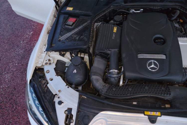 Used Mercedes-Benz C-Class 2015 C 200 station wagon Engine Bay Right