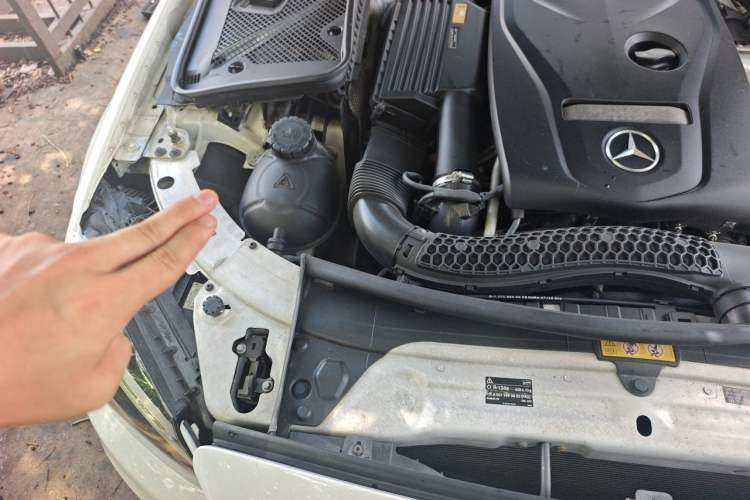 Used Mercedes-Benz C-Class 2015 C 180 L Sport Edition Engine Bay Right