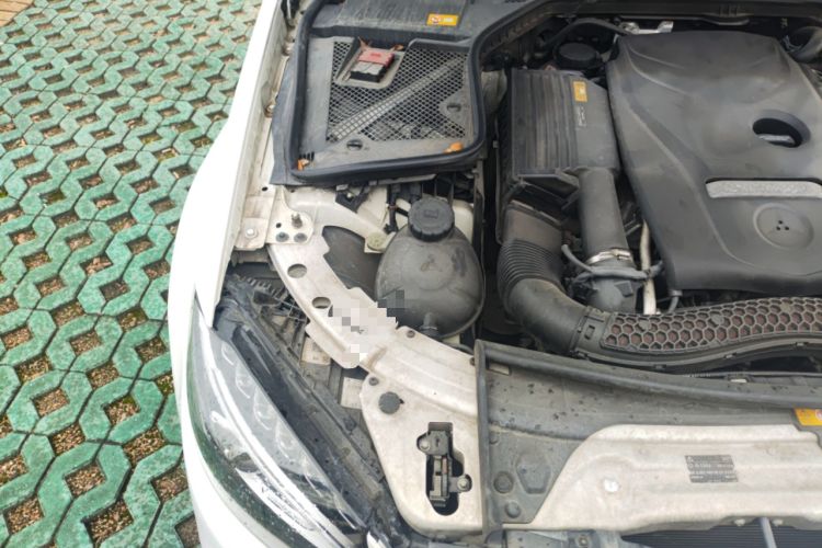 Used Mercedes-Benz C-Class 2015 C 200 L Sport Edition Engine Bay Right