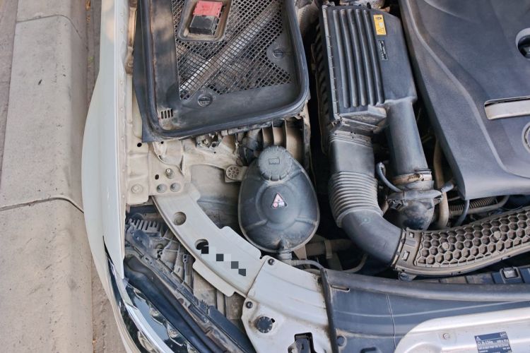 Used Mercedes-Benz C-Class 2015 C 180 L Sport Edition Engine Bay Right