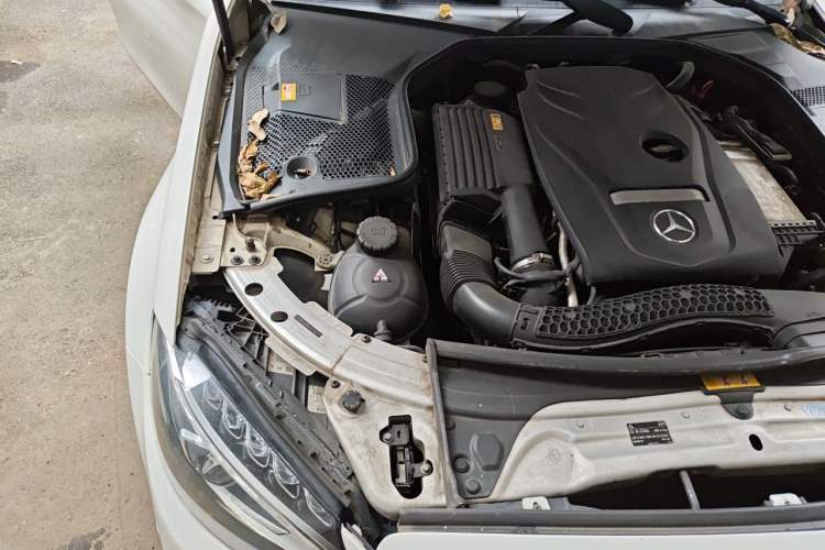 Used Mercedes-Benz C-Class 2015 Facelift C 180 L Engine Bay Right