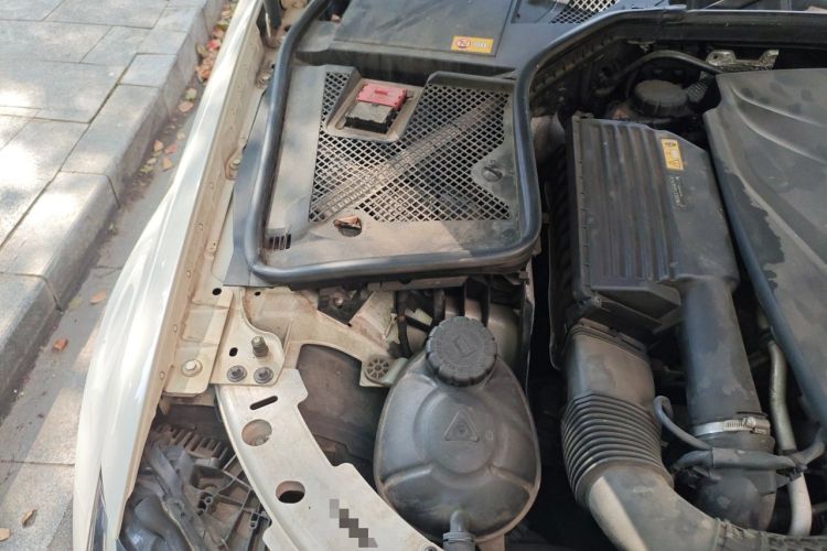 Used Mercedes-Benz C-Class 2015 C 200 L Sport Edition Engine Bay Right