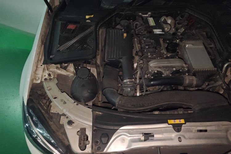 Used Mercedes-Benz C-Class 2015 C 180 L Sport Edition Engine Bay Right