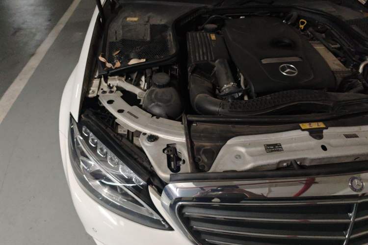 Used Mercedes-Benz C-Class 2015 Facelift C 200 L Engine Bay Right