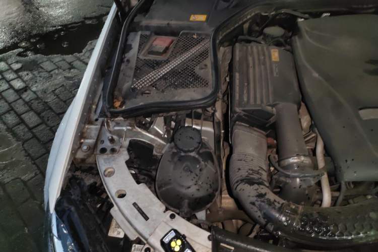 Used Mercedes-Benz C-Class 2015 C 200 L 4MATIC Engine Bay Right