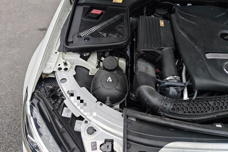 Used Mercedes-Benz C-Class 2015 C 260 L Sport Edition Engine Bay Right