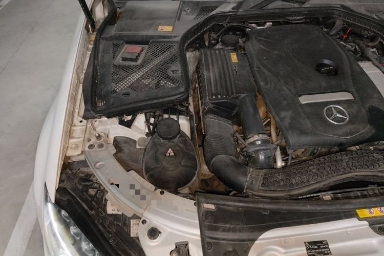 Used Mercedes-Benz C-Class 2015 C 180 L Engine Bay Right